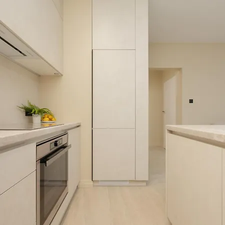 Exclusive With Parking & Balcony By Renters Prestige Apartmán Varšava