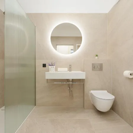 Exclusive With Parking & Balcony By Renters Prestige Apartmán