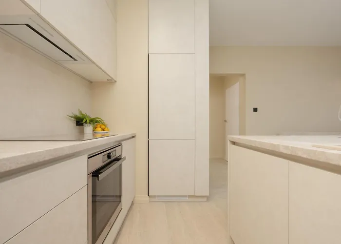 Exclusive With Parking & Balcony By Renters Prestige Апартаменты Варшава