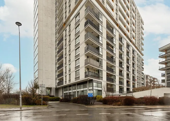 Exclusive With Parking & Balcony By Renters Prestige Апартаменты