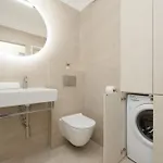 Apartment Exclusive With Parking & Balcony By Renters Prestige Warschau