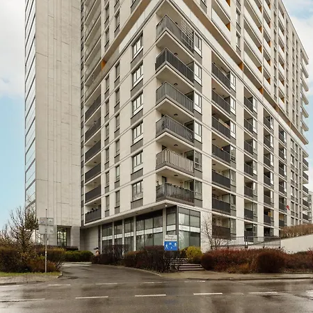 Exclusive With Parking & Balcony By Renters Prestige Apartament